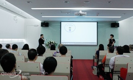 �������v�A��ʹ�^�نTErika Csath���x�(xi��ng)Ŀ