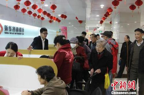 中國(guó)村鎮(zhèn)銀行十年:金融“下鄉(xiāng)”有效服務(wù)農(nóng)村金融需求