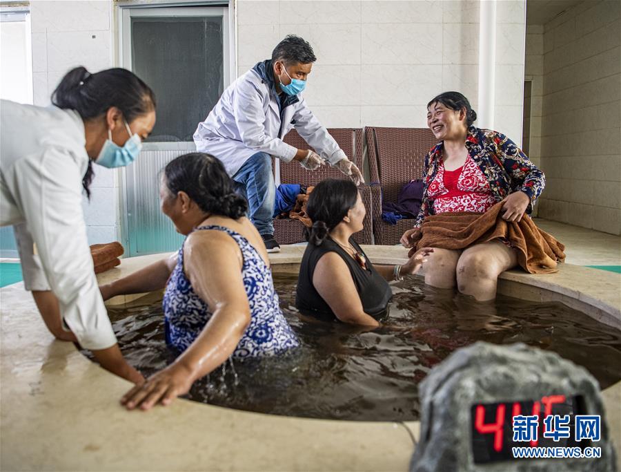 �����Aȫý�^�l�������҂���С������D�Ļ��ӣ���10���������գ��҂����¼҈@���������׵ط�ؚ���w����Ҹ�����������