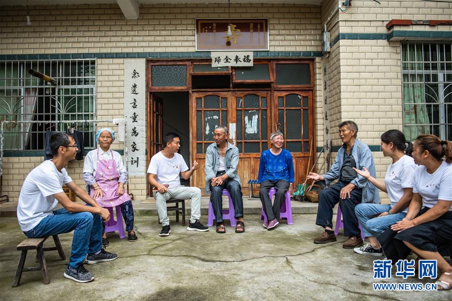 (新華全媒頭條·圖文互動)(7)脫下軍裝,奔赴沒有硝煙的“戰(zhàn)場”——貴州“兵支書”脫貧攻堅一線顯身手