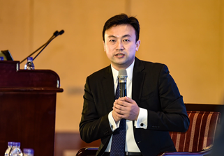 申萬宏源承銷保薦公司副總經(jīng)理王明希主持公司圓桌論壇_副本.png